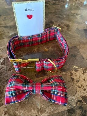 Christmas NWT Dog Collar with Bow Tie Plaid for X-Large Dog with gold hardware.